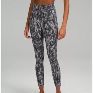 NWT Lululemon InStill High-Rise Tight 25" leggings